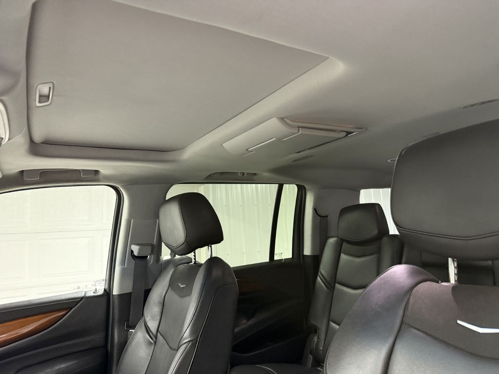 2018 Cadillac Escalade Image 16