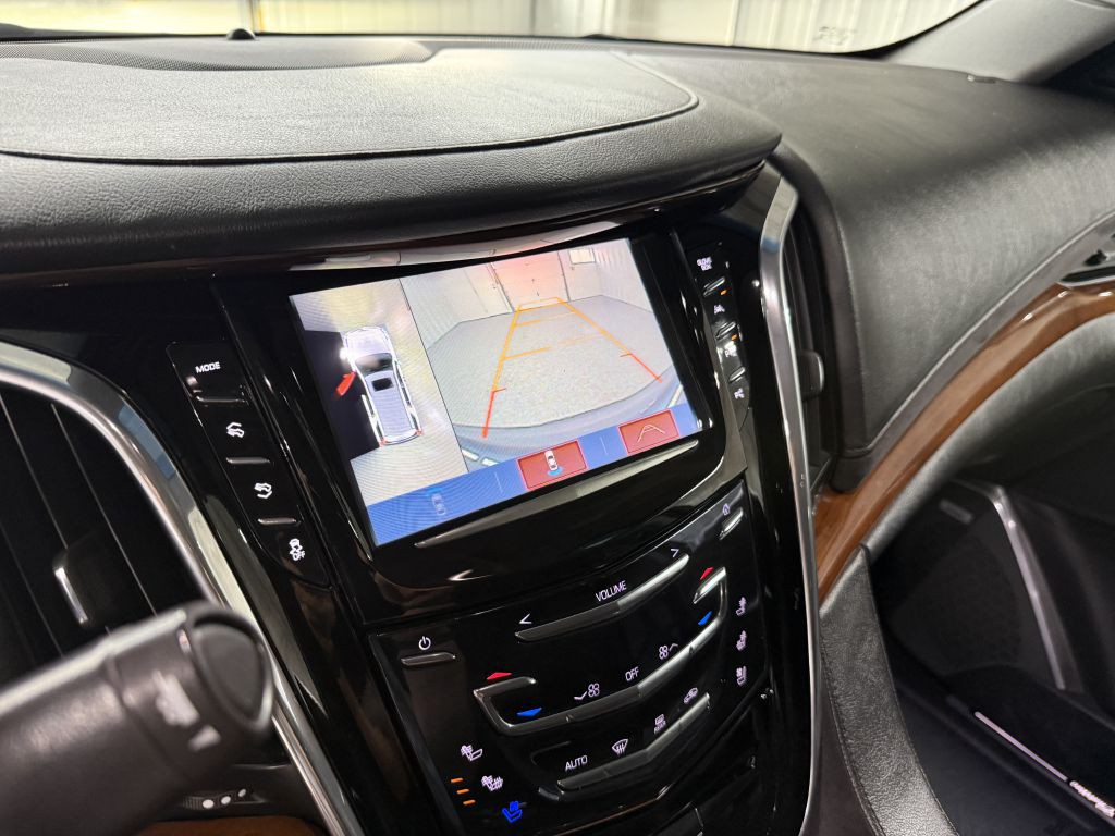 2018 Cadillac Escalade Image 25