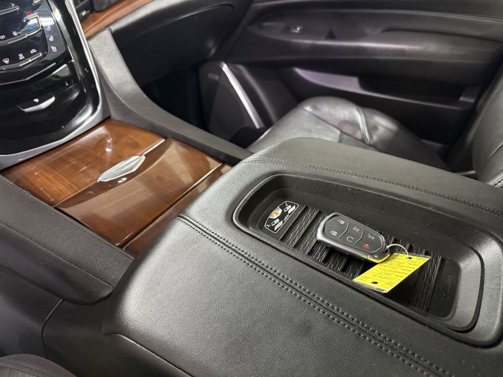 2018 Cadillac Escalade Image 27