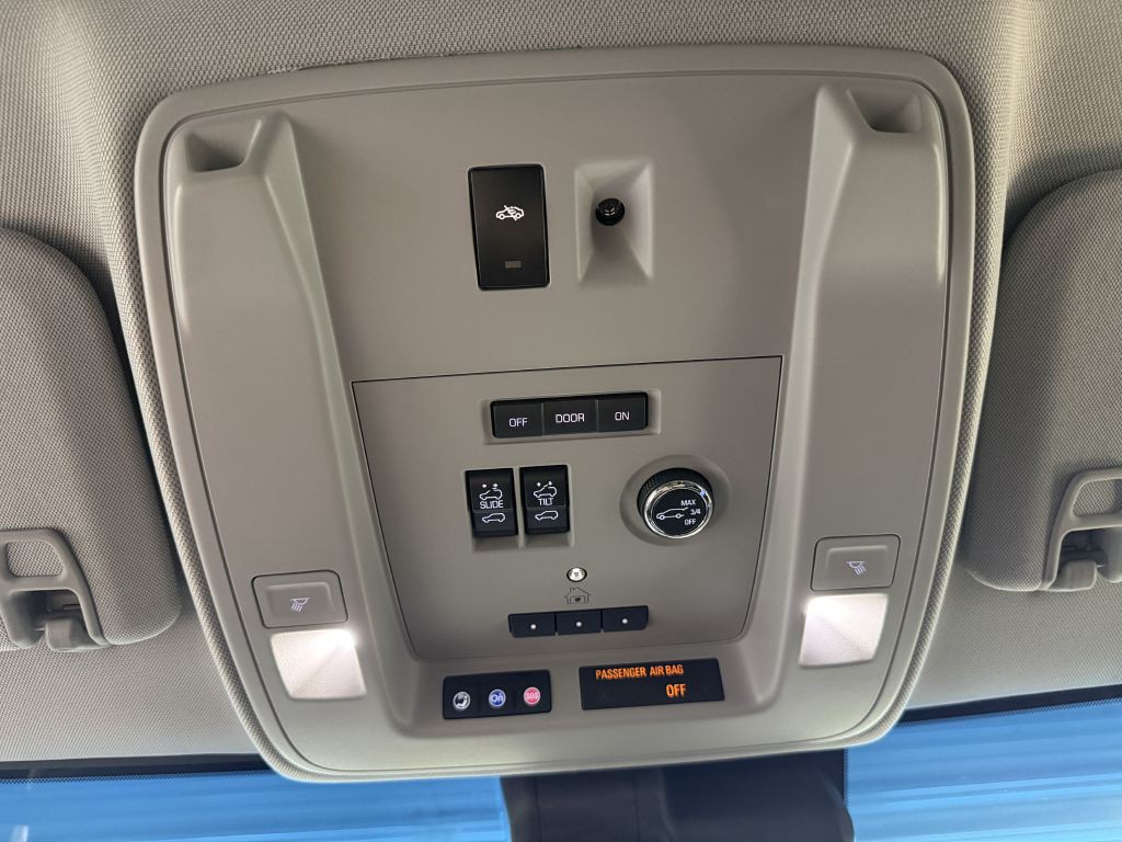 2018 Cadillac Escalade Image 29