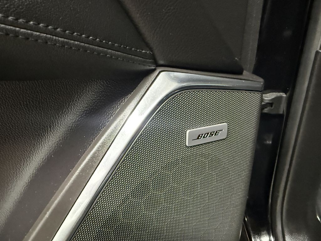 2018 Cadillac Escalade Image 32