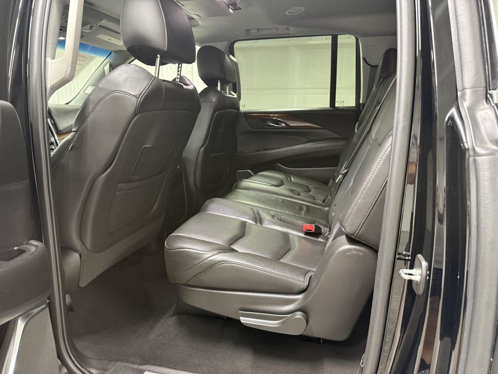 2018 Cadillac Escalade Image 34