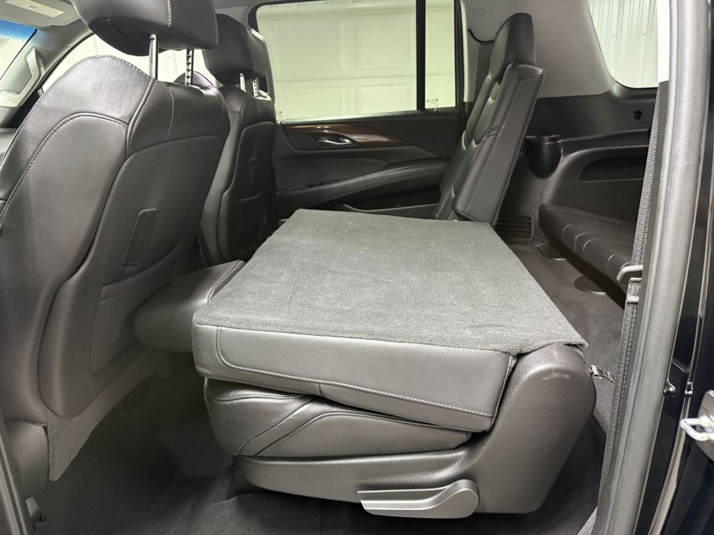 2018 Cadillac Escalade Image 39