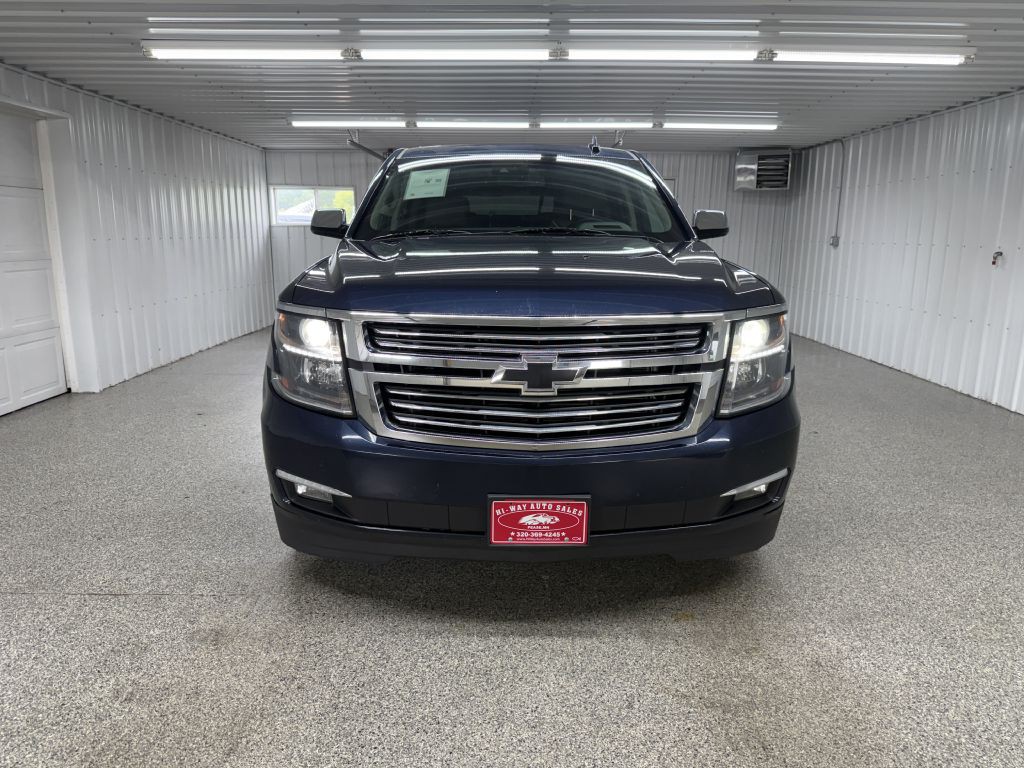 2017 Chevrolet Suburban Image 3