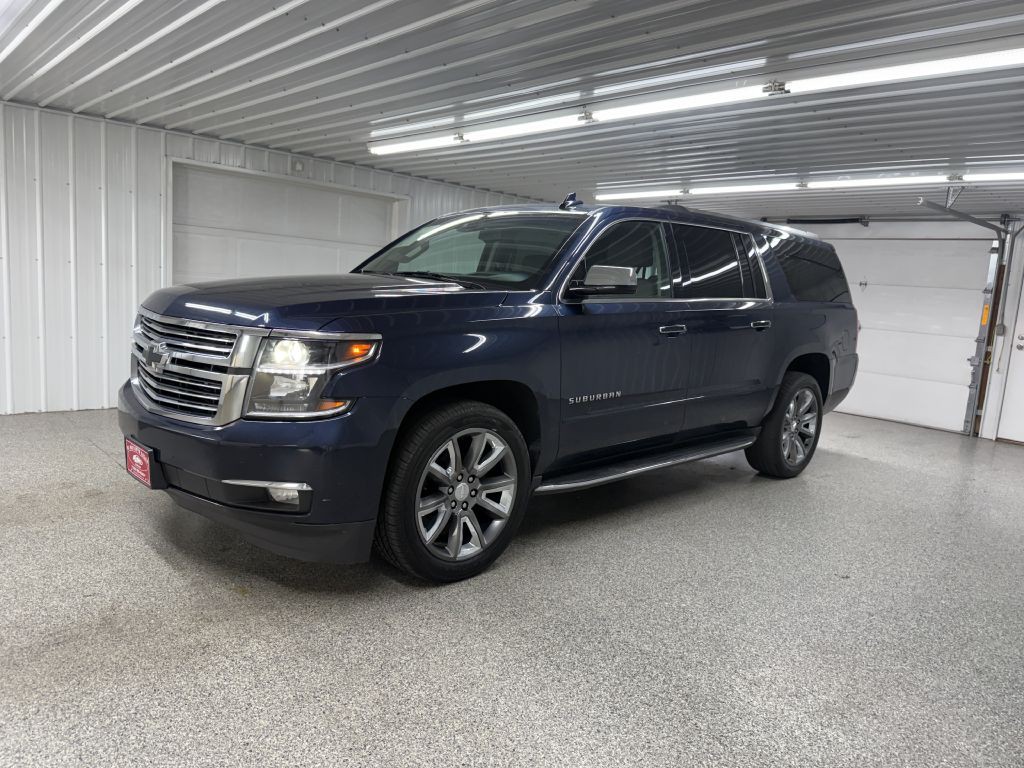 2017 Chevrolet Suburban Image 4