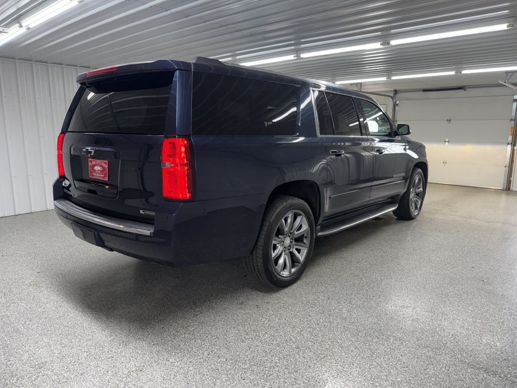 2017 Chevrolet Suburban Image 7