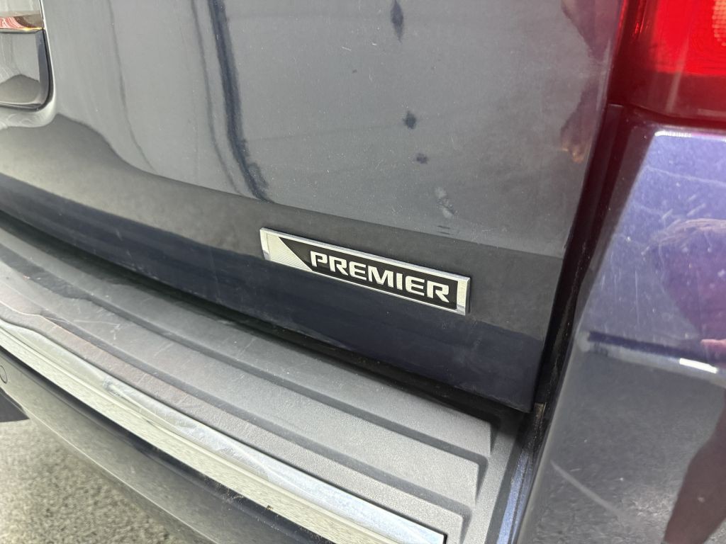 2017 Chevrolet Suburban Image 8