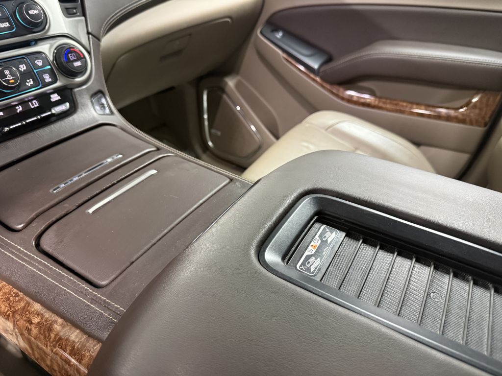2017 Chevrolet Suburban Image 24