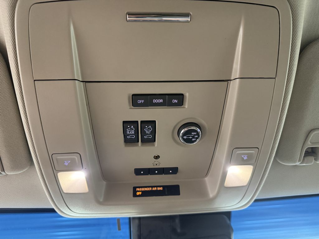 2017 Chevrolet Suburban Image 25
