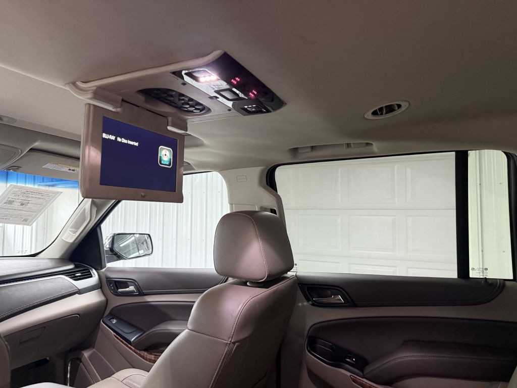 2017 Chevrolet Suburban Image 31