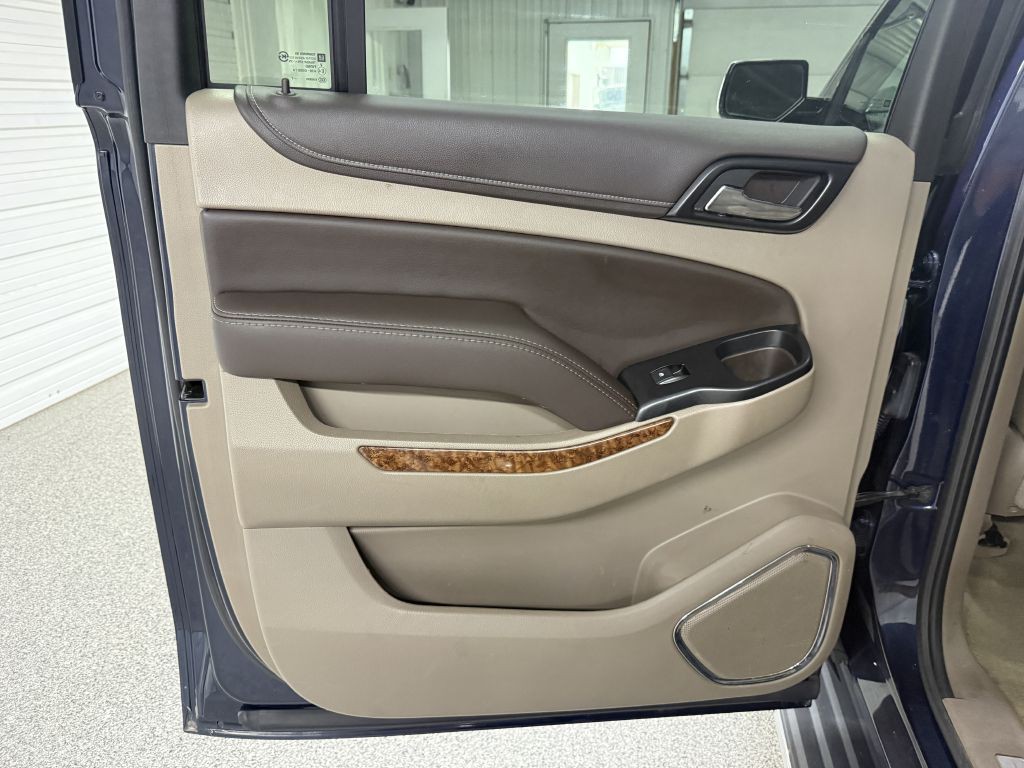 2017 Chevrolet Suburban Image 35