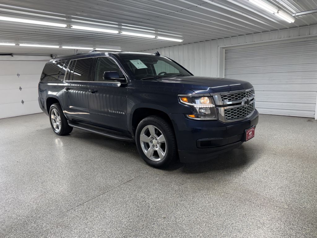 2017 Chevrolet Suburban Image 1