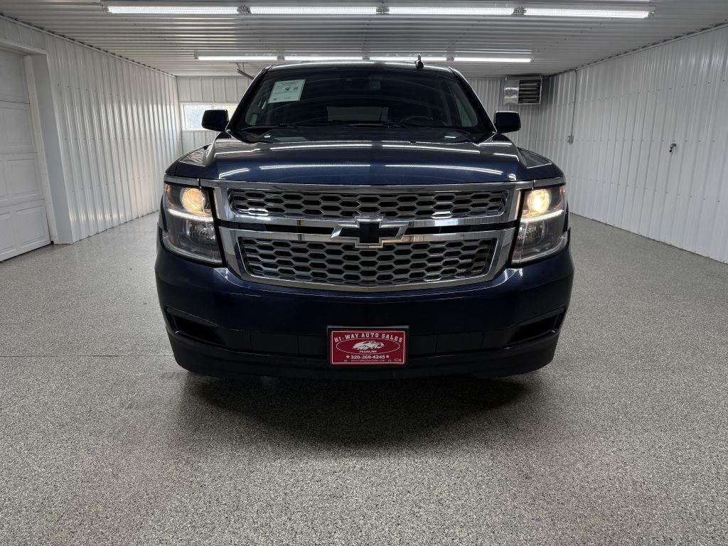 2017 Chevrolet Suburban Image 3