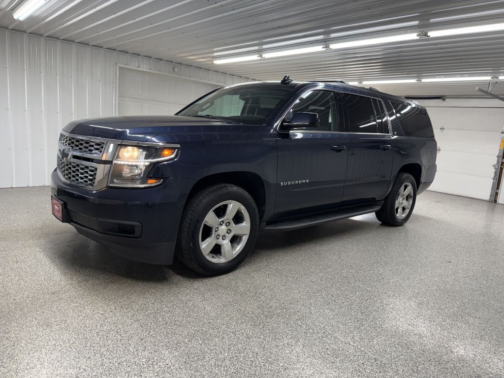 2017 Chevrolet Suburban Image 4