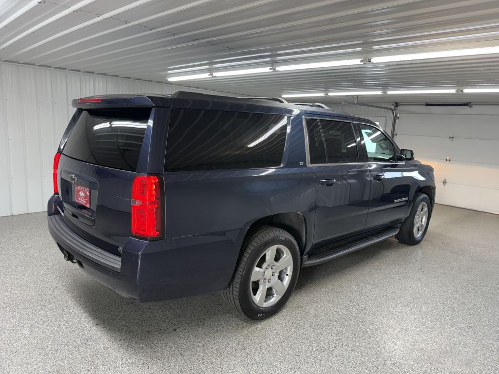 2017 Chevrolet Suburban Image 7