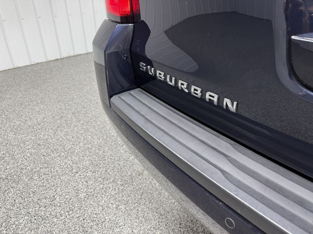 2017 Chevrolet Suburban Image 8