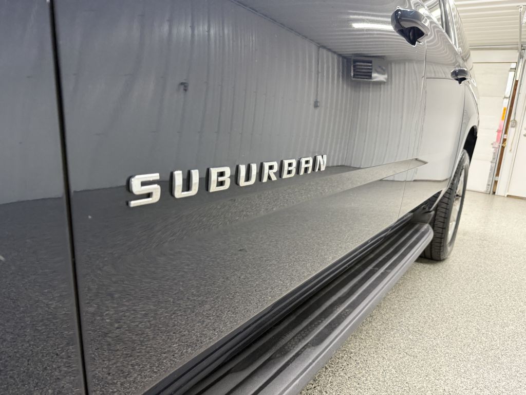 2017 Chevrolet Suburban Image 10