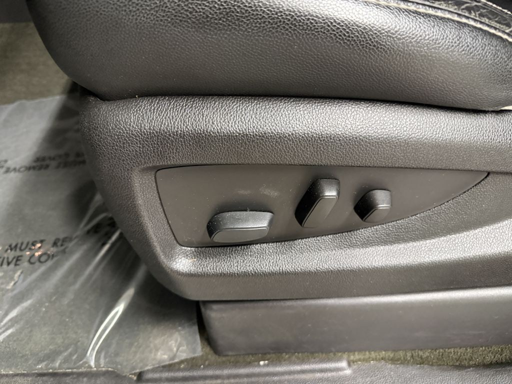2017 Chevrolet Suburban Image 14