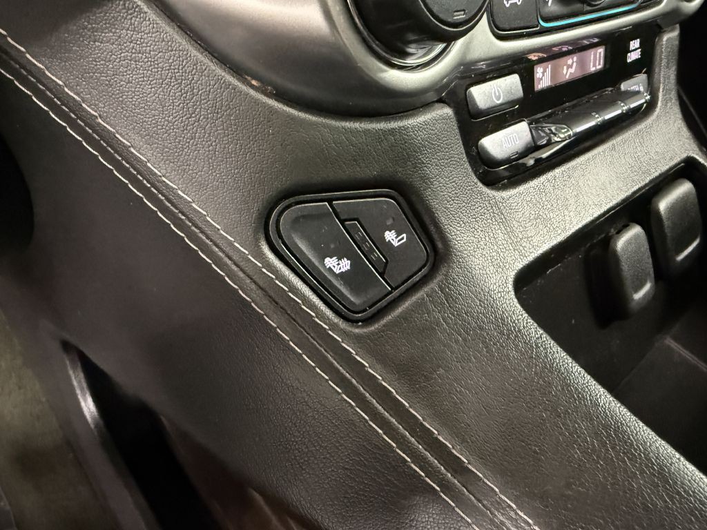 2017 Chevrolet Suburban Image 23