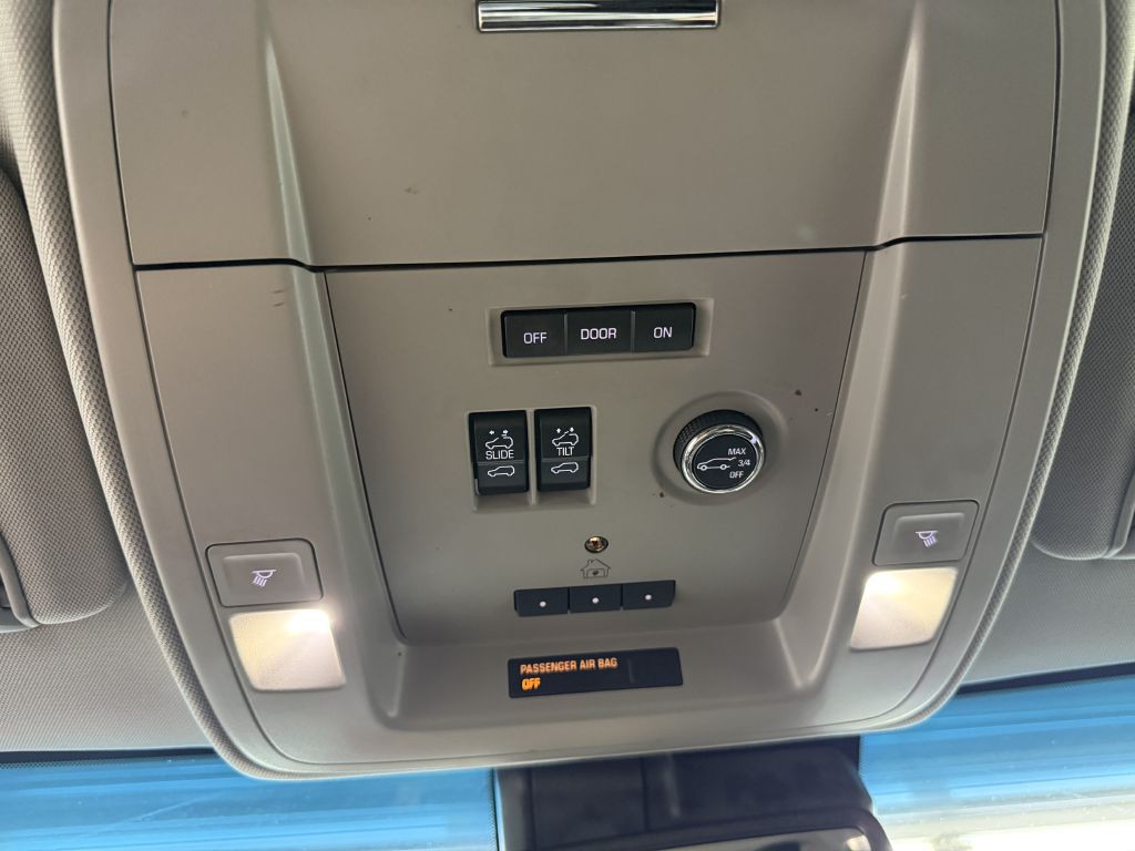 2017 Chevrolet Suburban Image 24