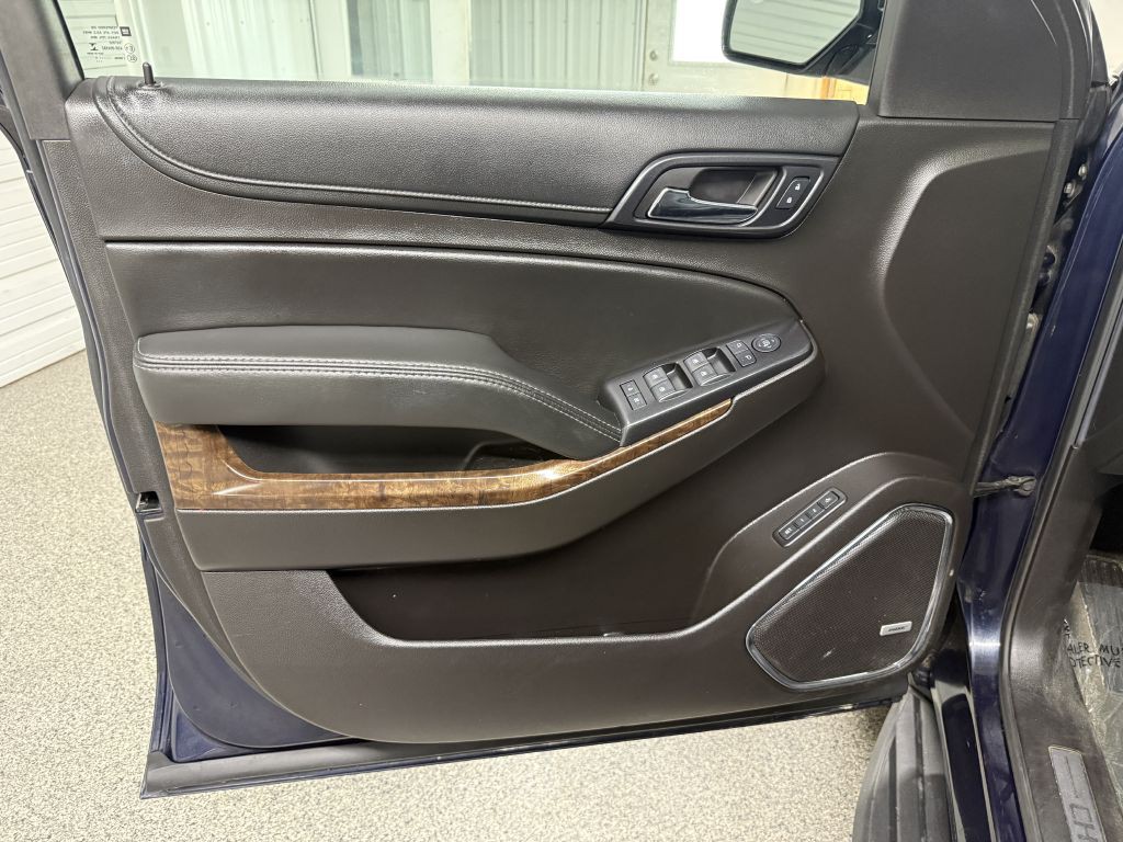 2017 Chevrolet Suburban Image 25