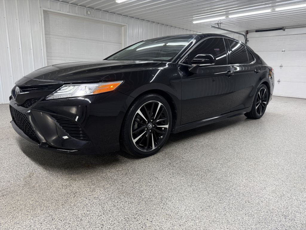 2019 Toyota Camry Image 3