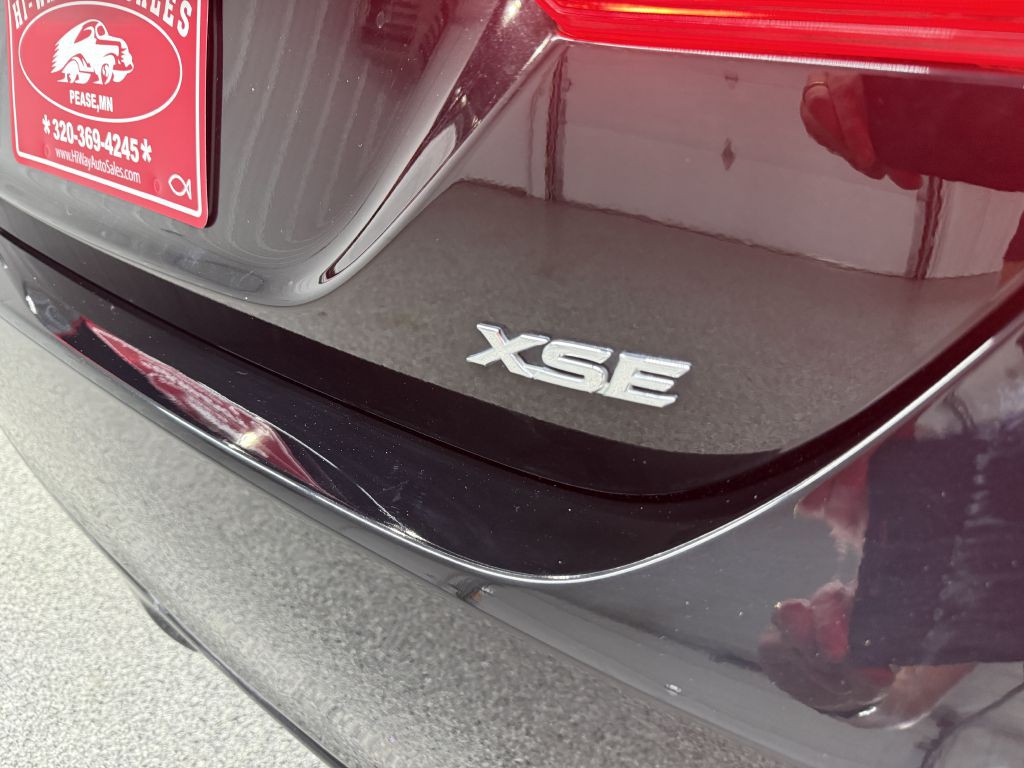 2019 Toyota Camry Image 7