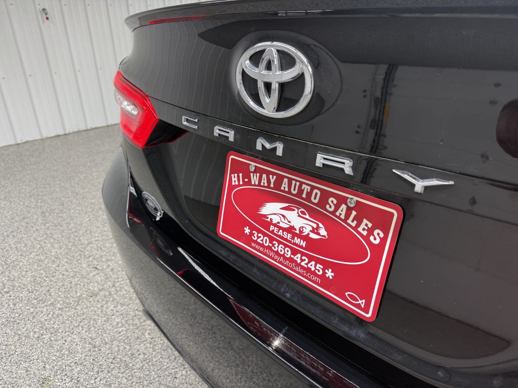 2019 Toyota Camry Image 8