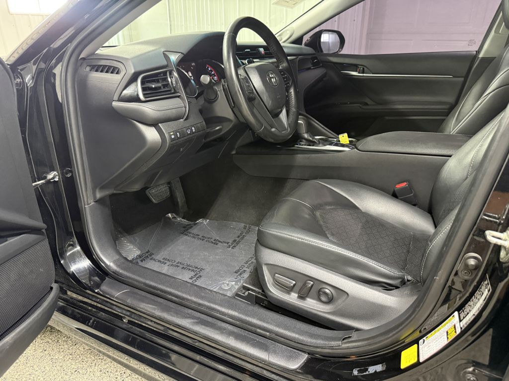 2019 Toyota Camry Image 9
