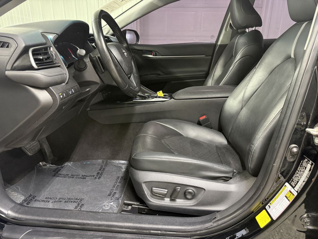 2019 Toyota Camry Image 10