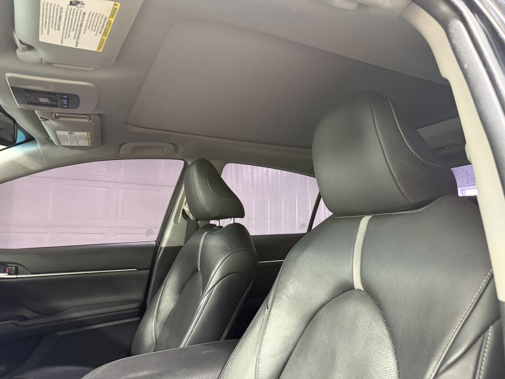 2019 Toyota Camry Image 11