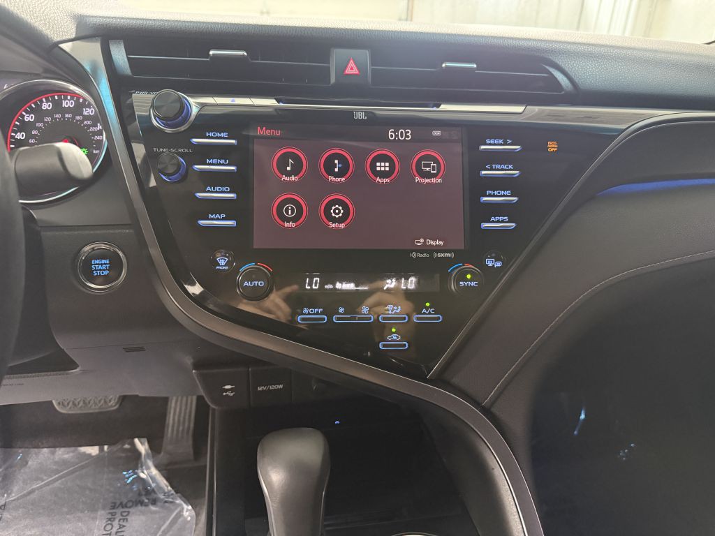 2019 Toyota Camry Image 18