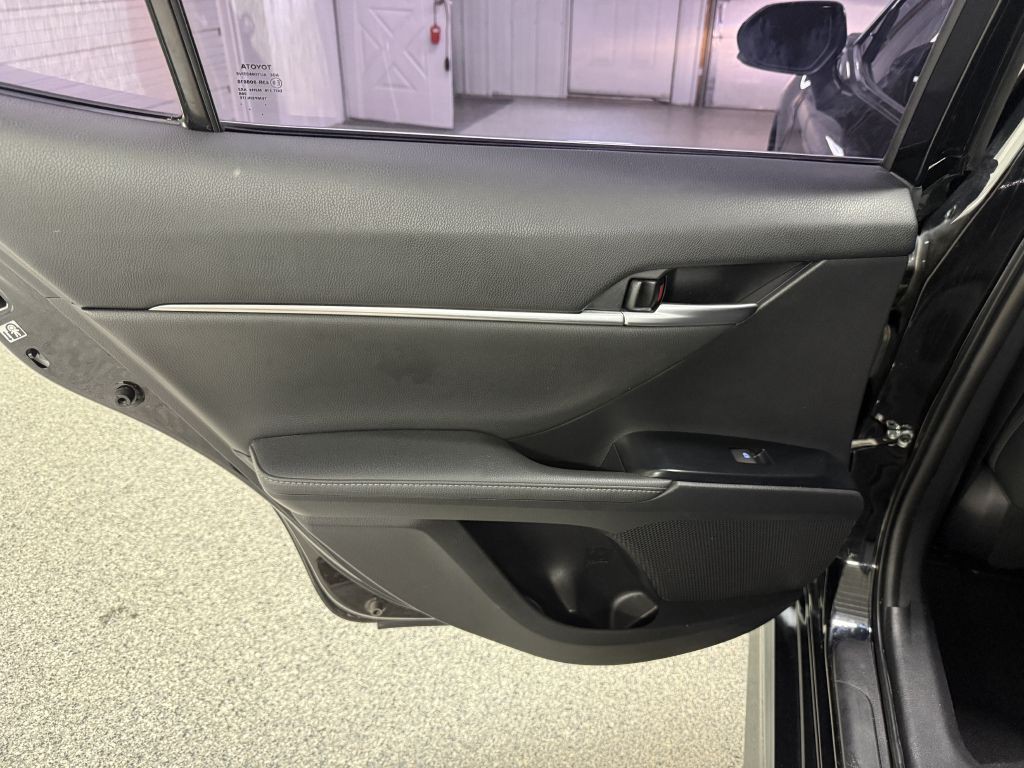 2019 Toyota Camry Image 27