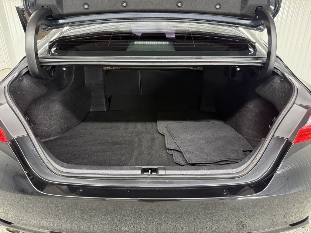 2019 Toyota Camry Image 28