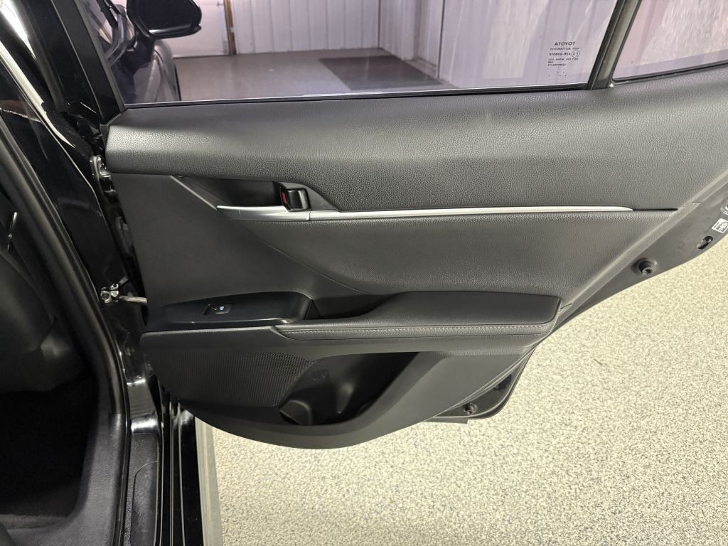 2019 Toyota Camry Image 31