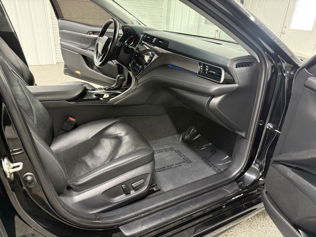 2019 Toyota Camry Image 32
