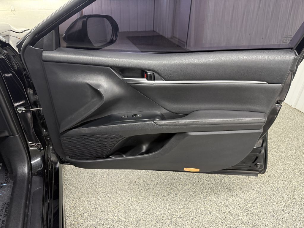 2019 Toyota Camry Image 36