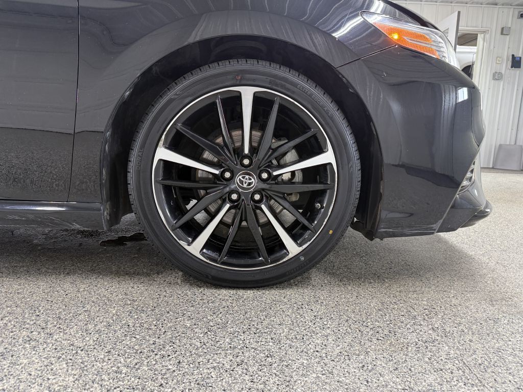 2019 Toyota Camry Image 37