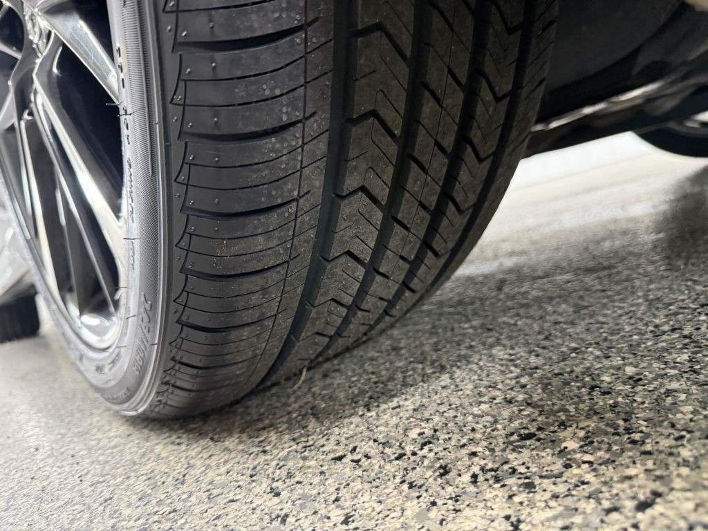 2019 Toyota Camry Image 38