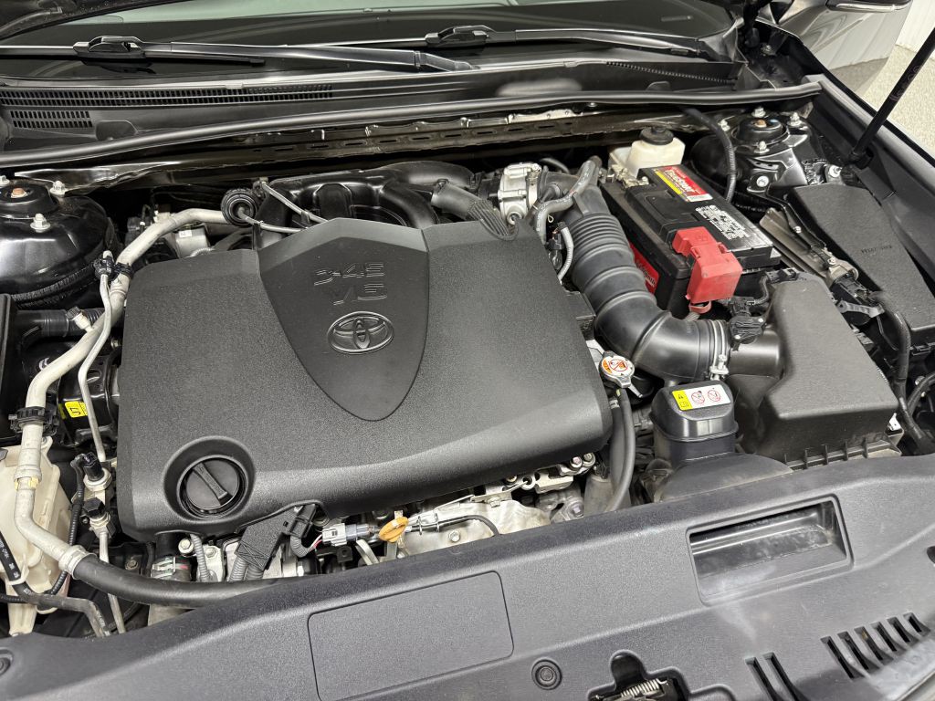 2019 Toyota Camry Image 40