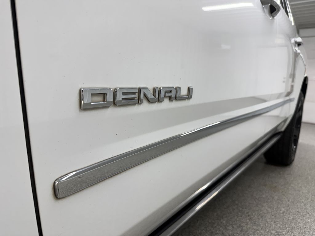 2016 GMC Yukon Image 12