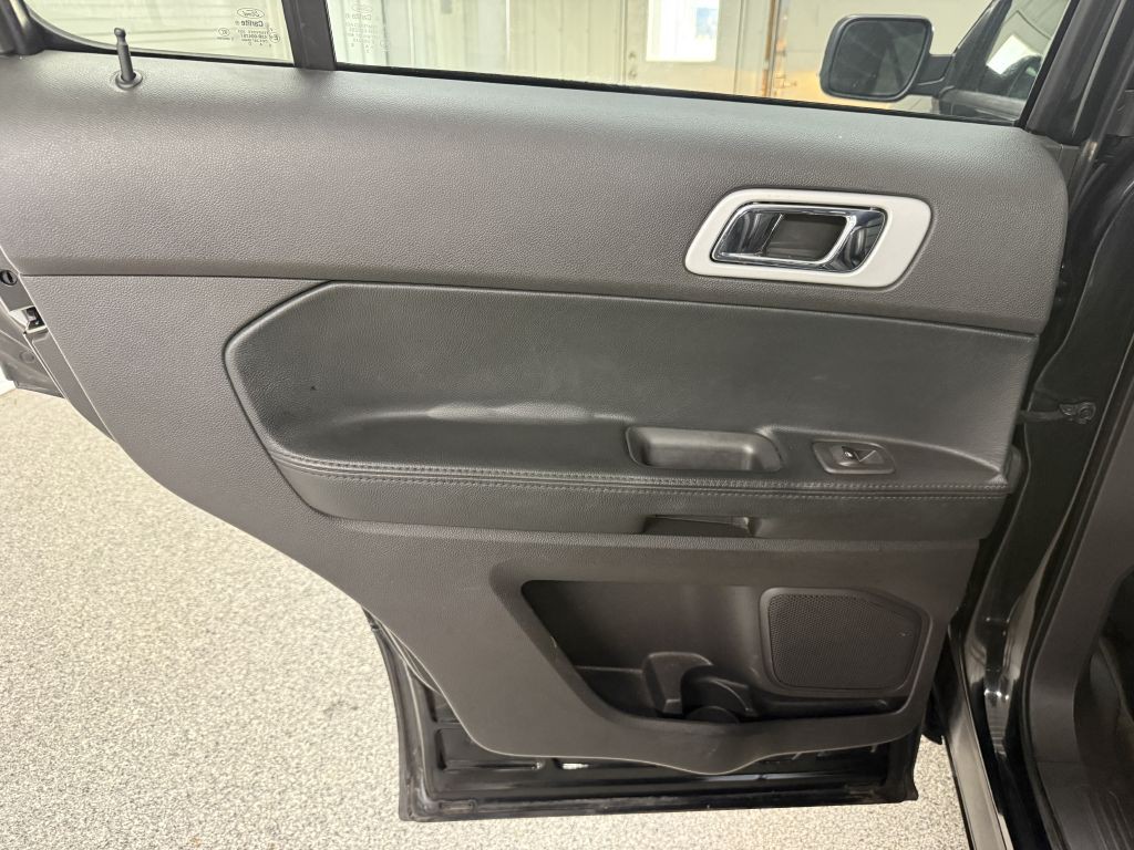 2015 Ford Explorer Image 29