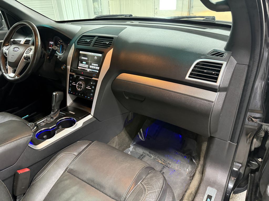 2015 Ford Explorer Image 40