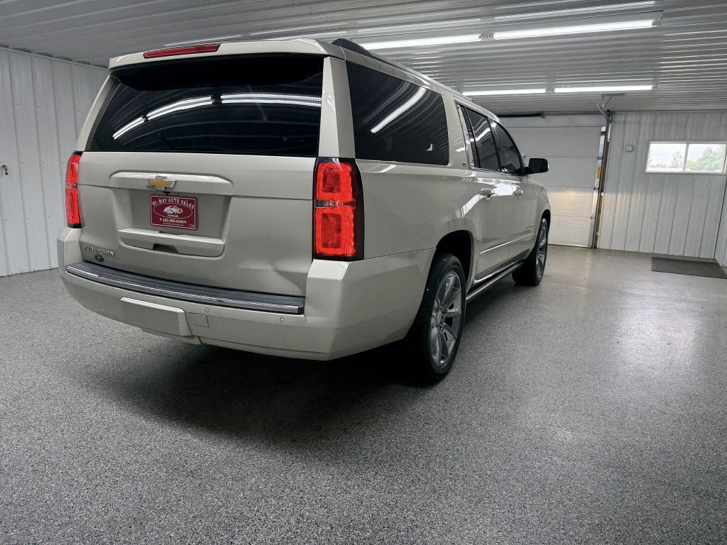 2015 Chevrolet Suburban Image 5