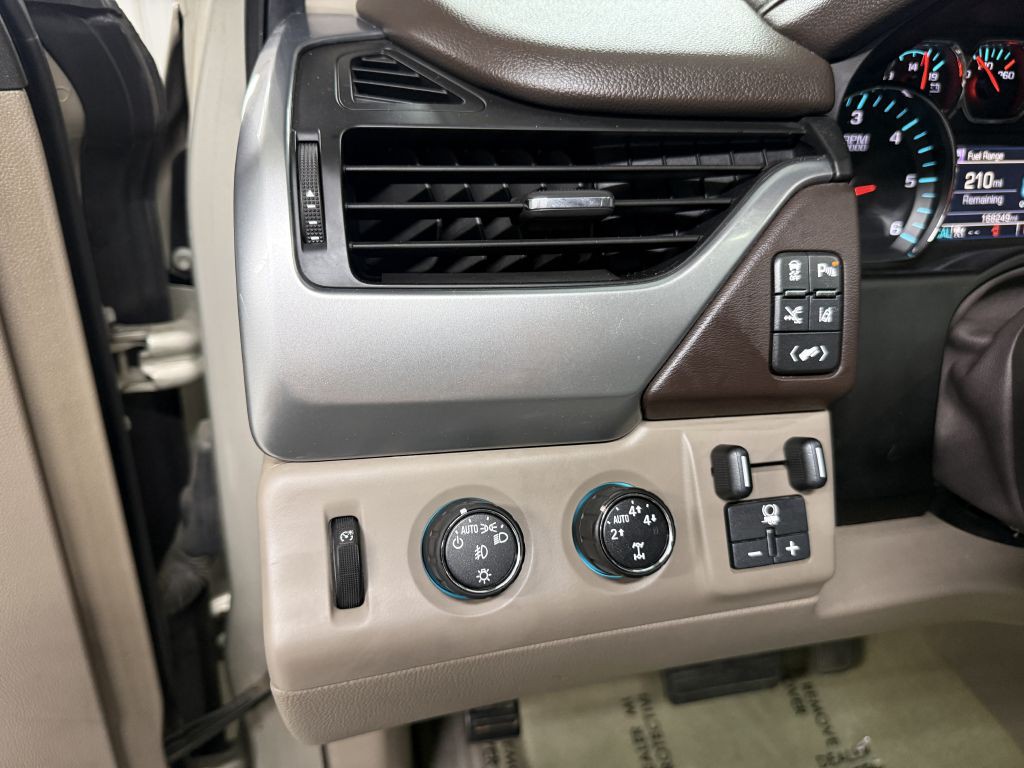 2015 Chevrolet Suburban Image 14