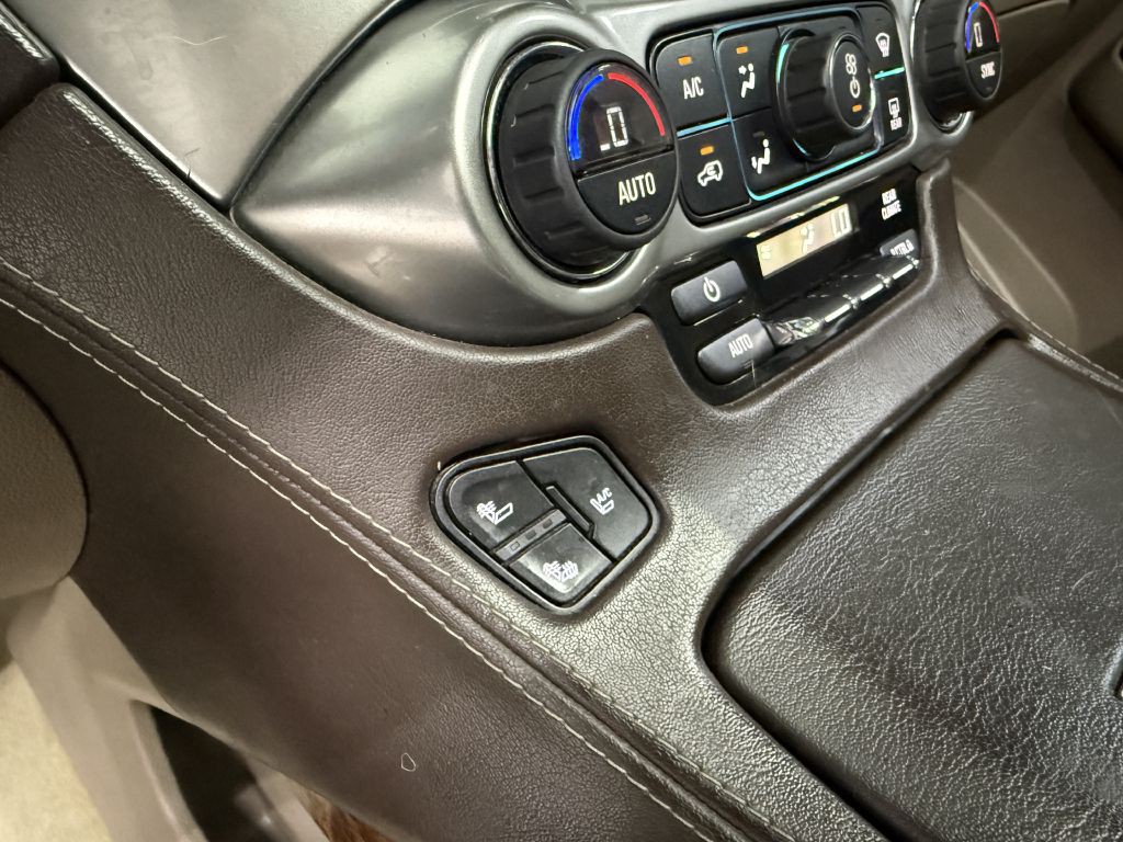2015 Chevrolet Suburban Image 22
