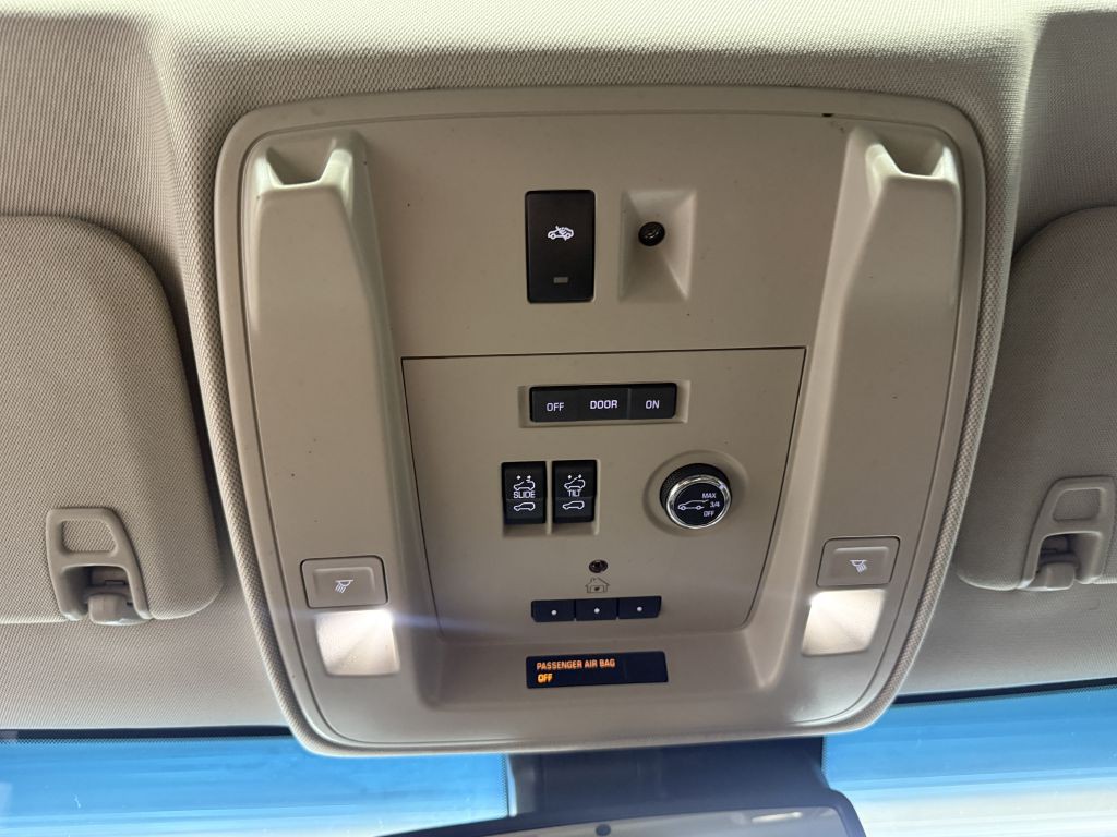 2015 Chevrolet Suburban Image 23