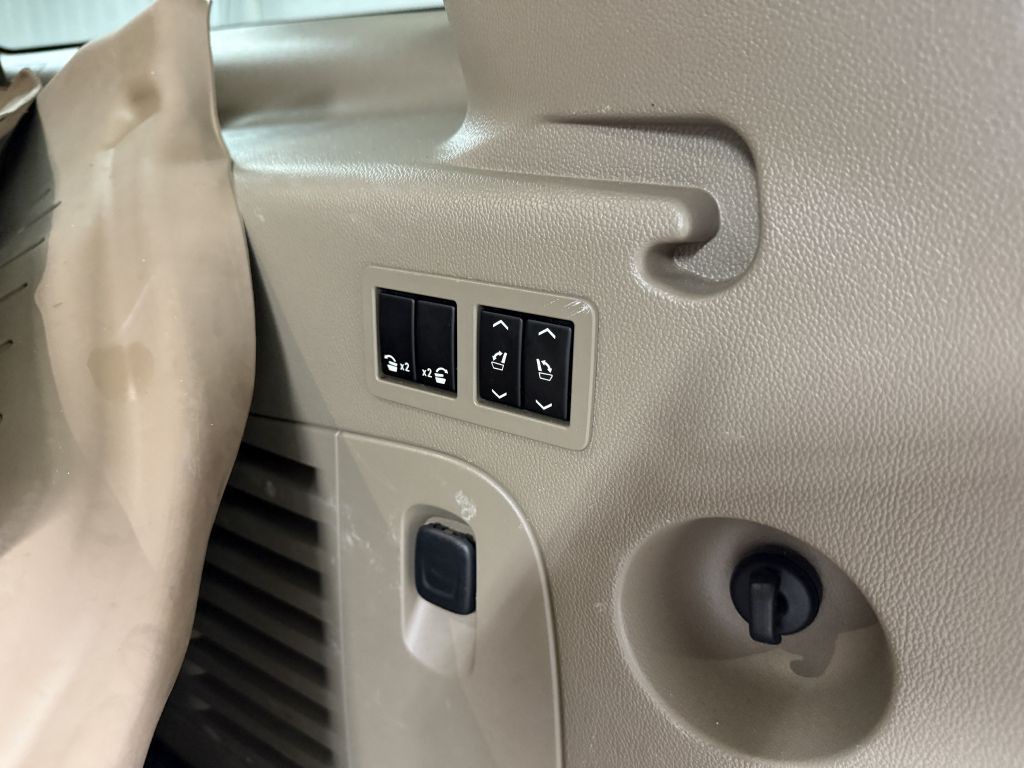 2015 Chevrolet Suburban Image 33
