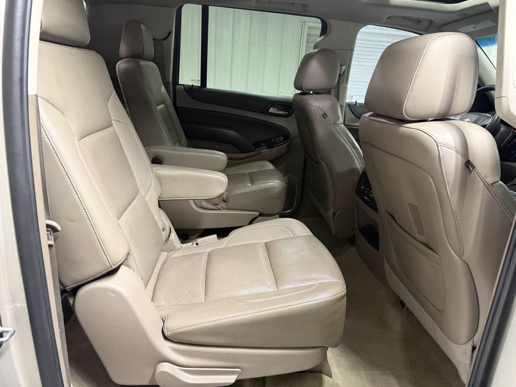 2015 Chevrolet Suburban Image 35