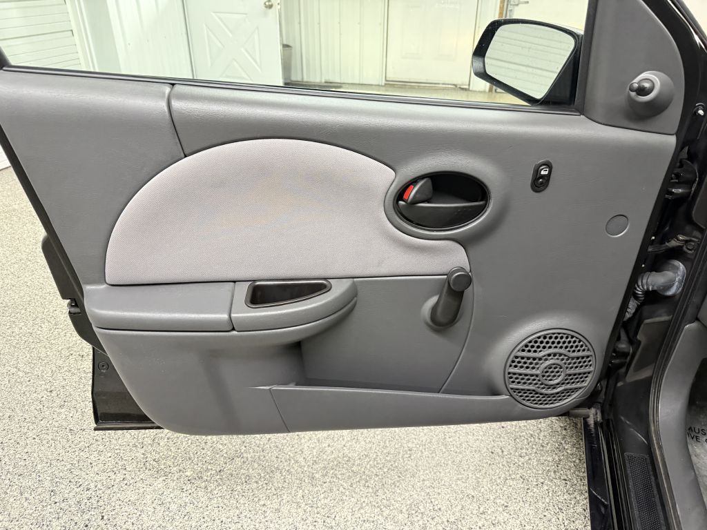 2006 Saturn ION Image 16